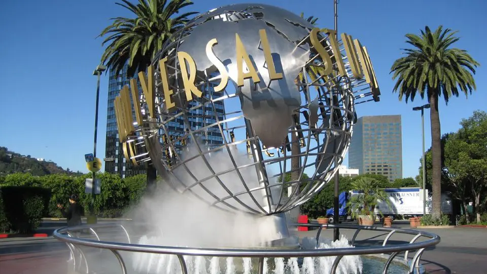 Universal Studios globe fountain attraction